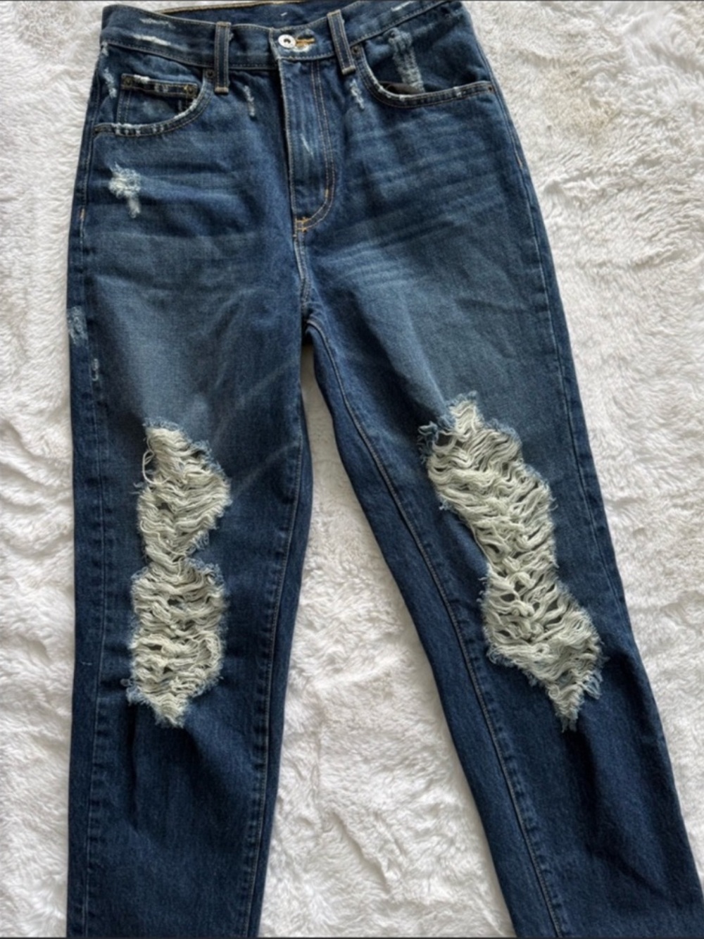 NWOT CARMAR Women's Ripped Tapered Straight Leg Blue Jeans